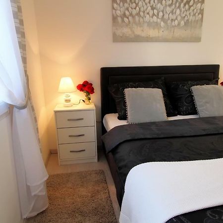 Apartament Apartman Ana Otočac Zewnętrze zdjęcie