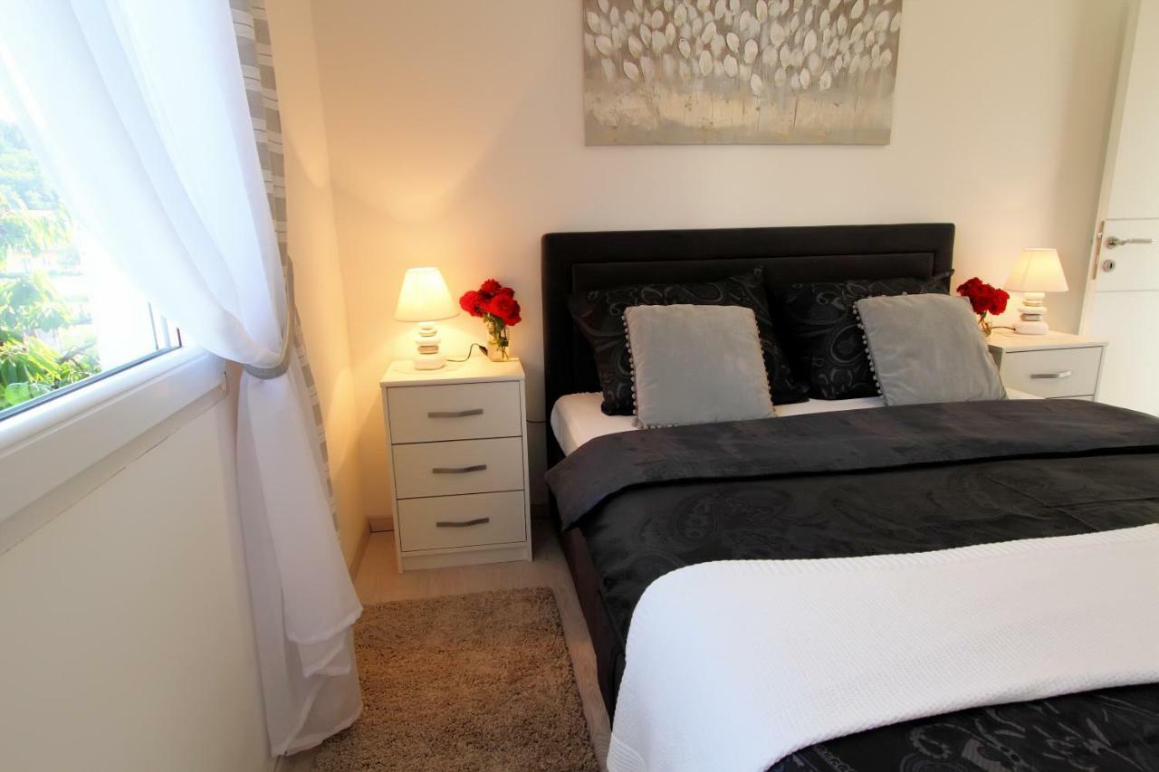 Apartament Apartman Ana Otočac Zewnętrze zdjęcie